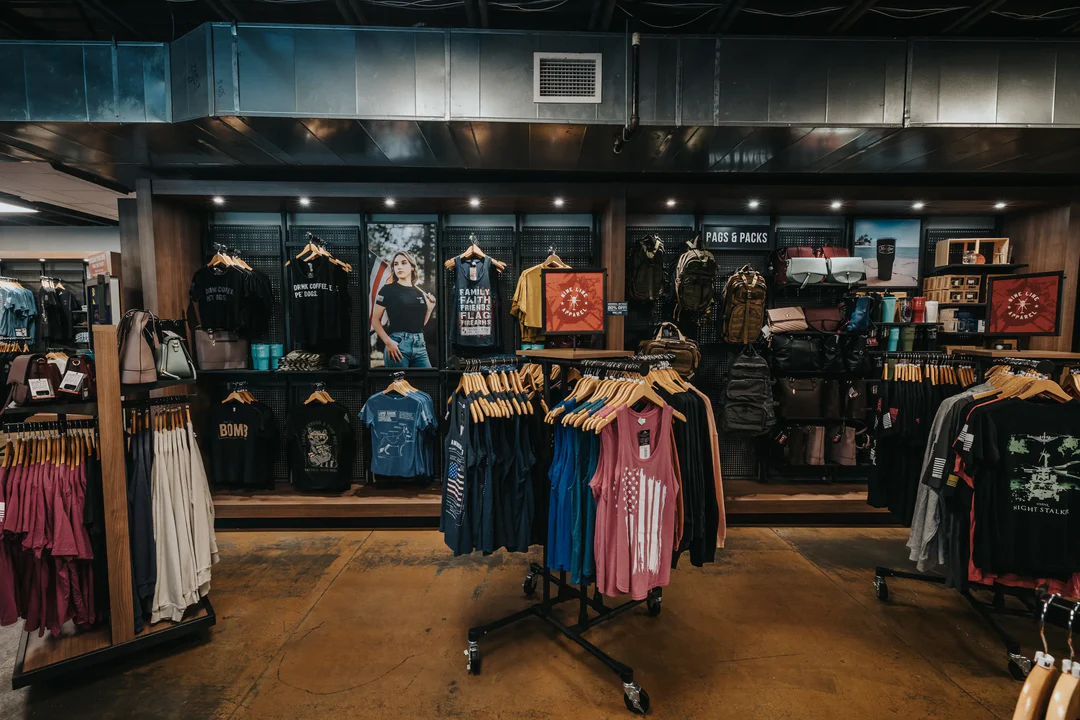 なぜ私たちは独自のファッションブランドを立ち上げたのか:BLVCKPRISM